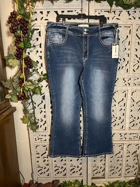NEW! BLUE REPUBLIC STYLISH FADED BLUE DENIM WIDE LEG PLUS SIZE JEANS